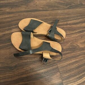 Elegant Black and Tan Women's Sandals